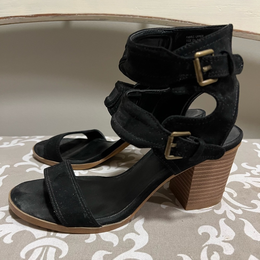 Black buckle heels - size 7